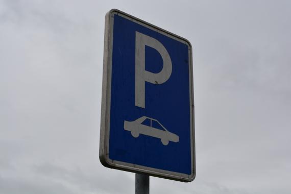 parkovisko.jpg parkovisko.jpg